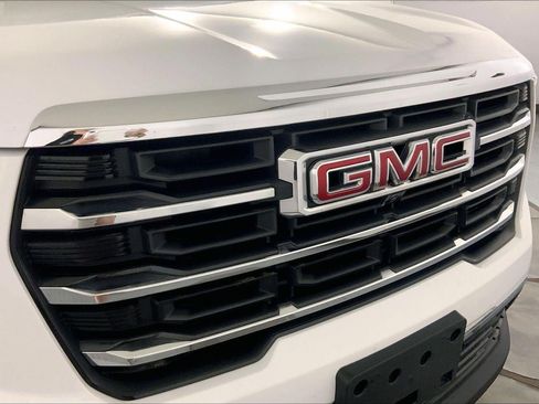 Used 2025 GMC Acadia Elevation FWD image 30