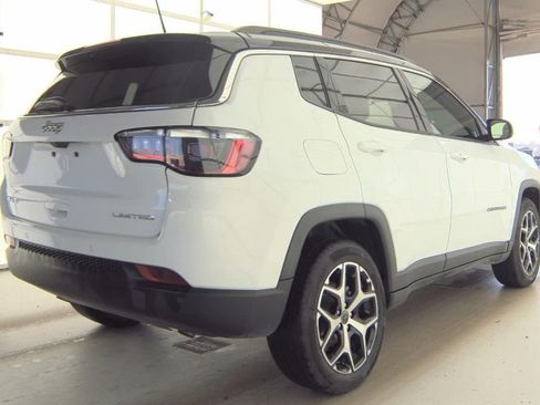 Used 2025 Jeep Compass Limited AWD/4WD image 4