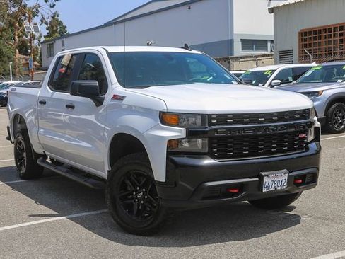 Used 2020 Chevrolet Silverado 1500 Custom Trail Boss w/ Custom Convenience Package AWD/4WD image 2