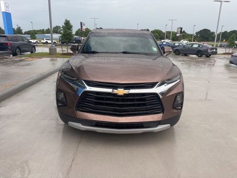 Used 2020 Chevrolet Blazer LT FWD image 2