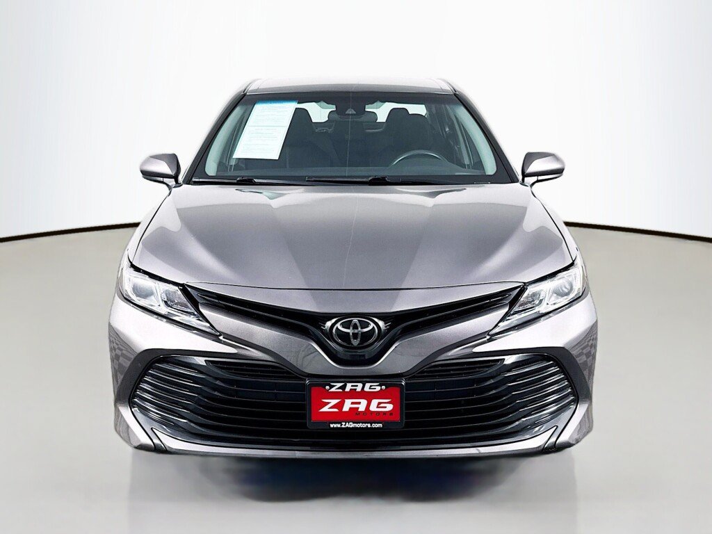 Used 2019 Toyota Camry LE FWD image 8