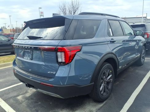 Used 2026 Ford Explorer Active w/ Active Comfort Package AWD/4WD image 3