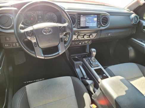 Used 2020 Toyota Tacoma TRD Sport w/ Technology Package image 16