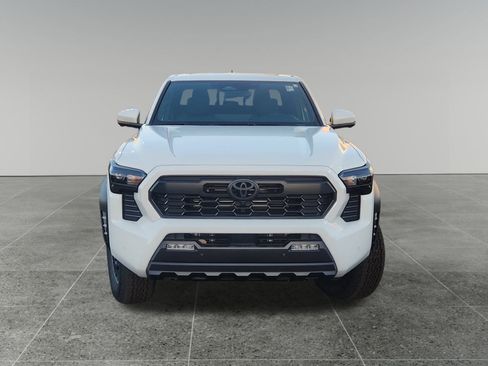 Certified 2025 Toyota Tacoma TRD Off-Road w/ TRD Off Road Premium Package AWD/4WD image 2