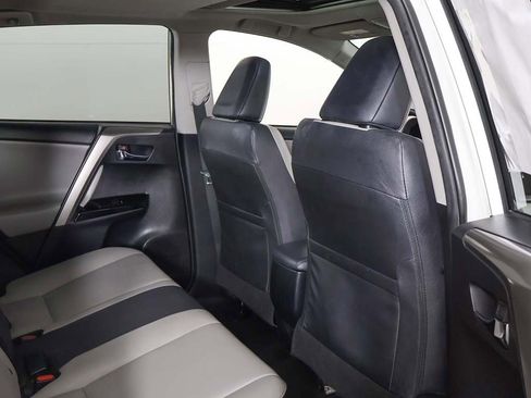 Used 2018 Toyota RAV4 Limited image 29