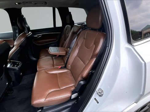 Used 2020 Volvo XC90 T6 Momentum w/ Protection Package Premier AWD/4WD image 16