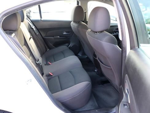 Used 2016 Chevrolet Cruze LT FWD image 13