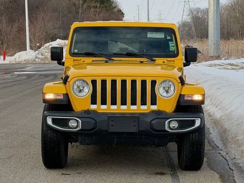 Used 2020 Jeep Wrangler Unlimited Sahara w/ Uconnect 4C Nav & Sound Group AWD/4WD image 3