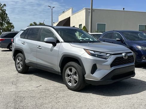 Used 2024 Toyota RAV4 XLE w/ Convenience Package FWD image 2