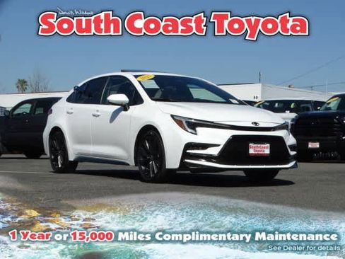 Used 2025 Toyota Corolla SE w/ SE Premium Package image 1