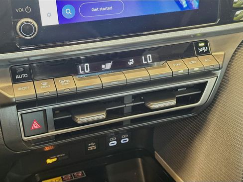 Used 2025 Toyota Camry SE FWD image 24