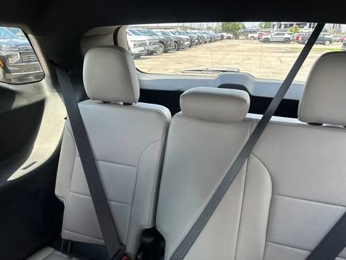 Used 2026 Chevrolet Traverse LT FWD image 29