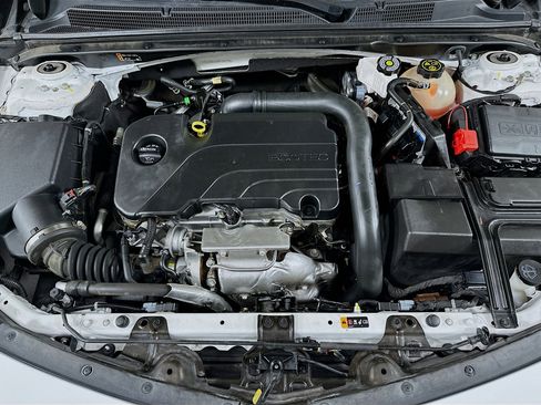 Used 2023 Chevrolet Malibu LT FWD image 28
