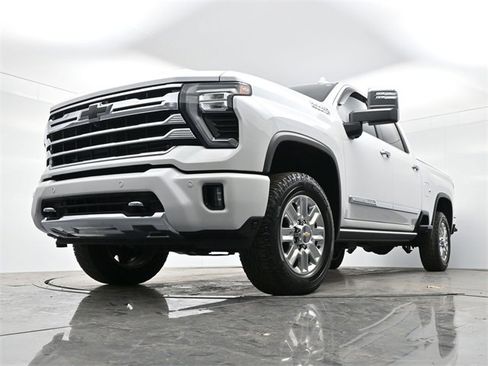 Used 2024 Chevrolet Silverado 2500 High Country w/ High Country Premium Package image 28