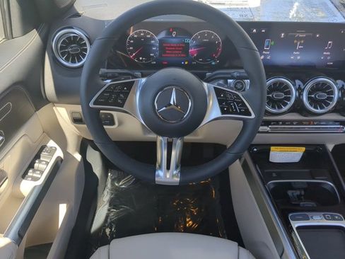 Used 2025 Mercedes-Benz GLB 250 image 14