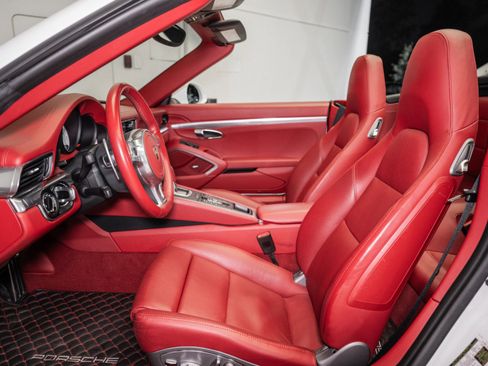 Used 2016 Porsche 911 Carrera S image 2