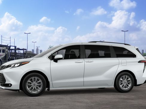 New 2026 Toyota Sienna XLE AWD/4WD image 5