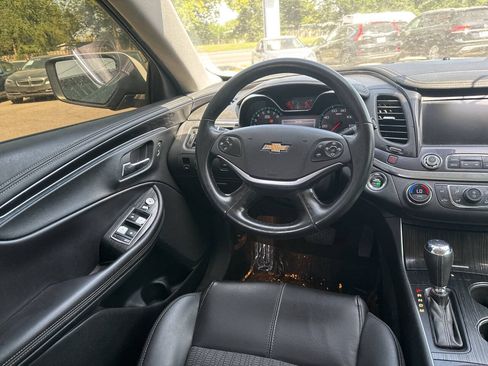 Used 2018 Chevrolet Impala LT FWD image 9