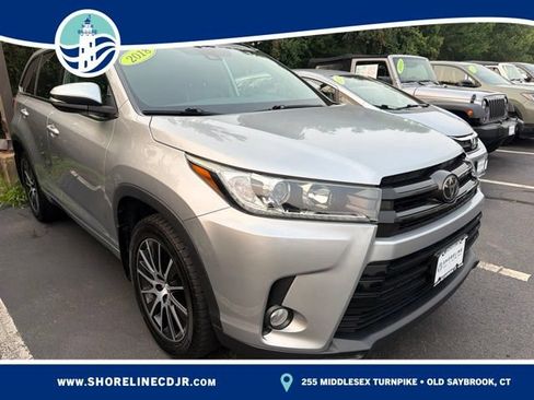 Used 2018 Toyota Highlander SE AWD/4WD image 1
