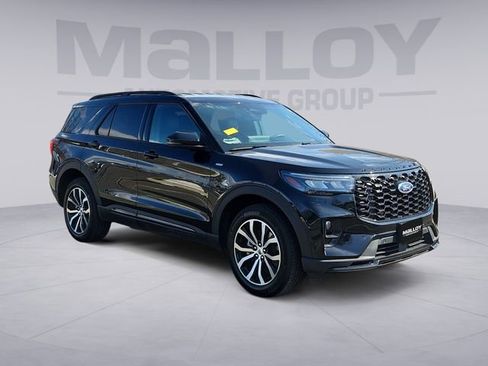 Certified 2025 Ford Explorer ST-Line AWD/4WD image 7