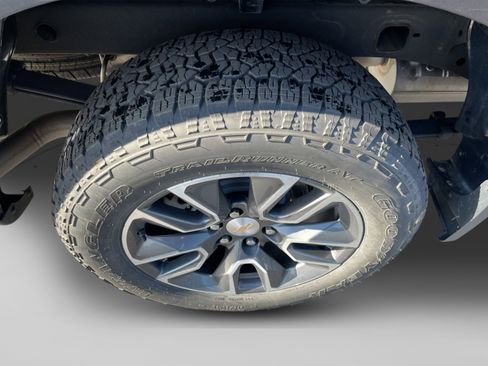 Used 2024 Chevrolet Silverado 1500 LT image 9