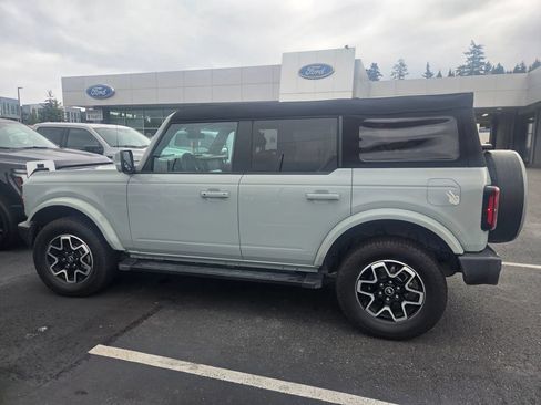 Used 2024 Ford Bronco Outer Banks AWD/4WD image 3