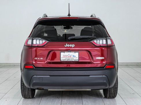 Used 2020 Jeep Cherokee Latitude Plus w/ Cold Weather Group AWD/4WD image 7