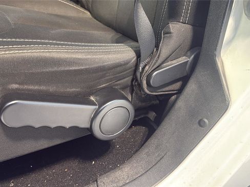 Used 2015 Jeep Wrangler Unlimited Sahara w/ Connectivity Group image 20