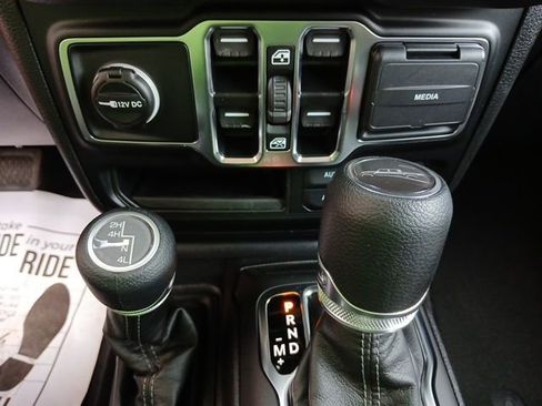 New 2025 Jeep Gladiator Sport image 41