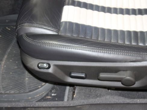 Used 2011 Ford Mustang Shelby GT500 w/ SVT Performance Pkg RWD image 21