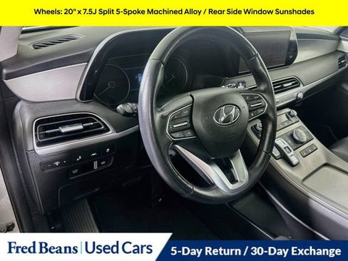 Used 2022 Hyundai Palisade SEL w/ 8P Bench Seat Package AWD/4WD image 14