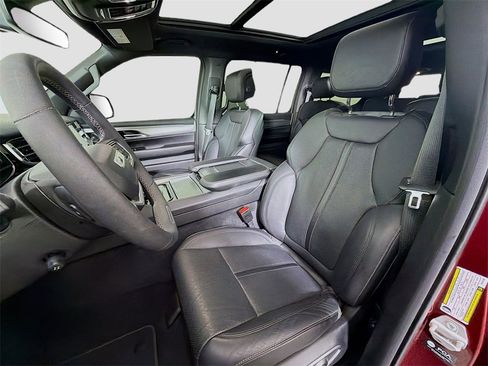 Used 2023 Jeep Wagoneer Series II w/ Convenience Group I image 12