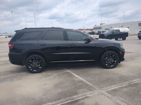 Used 2023 Dodge Durango SXT w/ SXT Blacktop Group AWD/4WD image 4