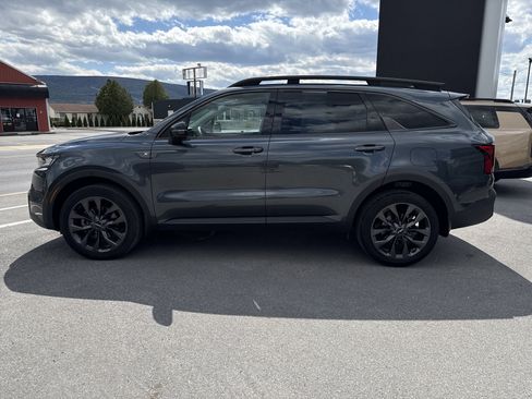 Certified 2023 Kia Sorento X-Line EX AWD/4WD image 7