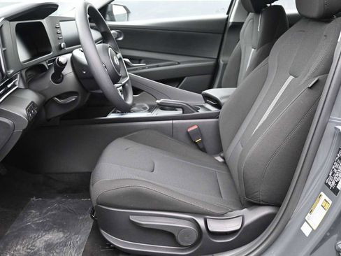 New 2026 Hyundai Elantra SE image 11