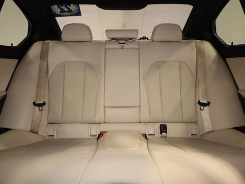 Used 2022 BMW 330e xDrive w/ Convenience Package image 30