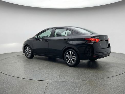 Used 2025 Nissan Versa SV image 6