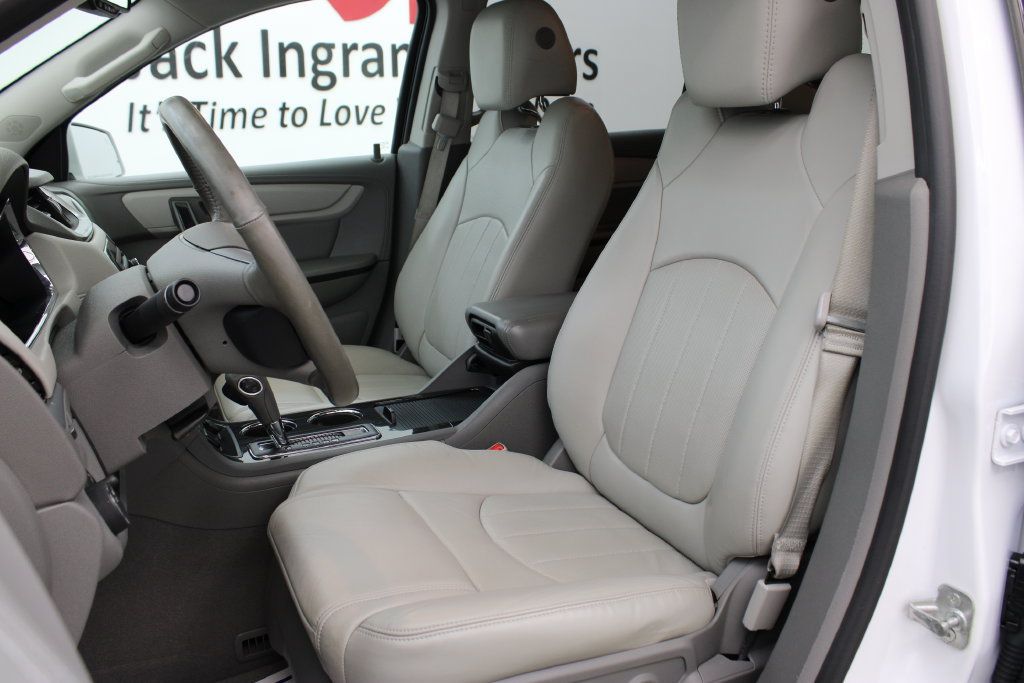 Used 2017 Chevrolet Traverse Premier FWD image 13