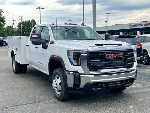 New 2026 GMC Sierra 3500 Pro w/ Convenience Package AWD/4WD image 1