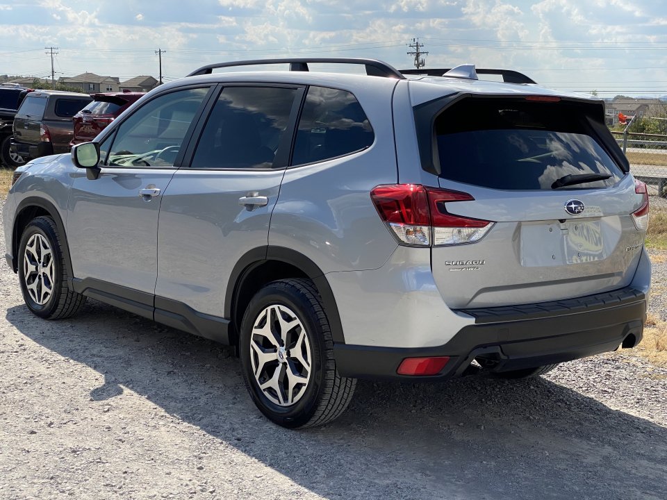 Used 2019 Subaru Forester Premium AWD/4WD image 7