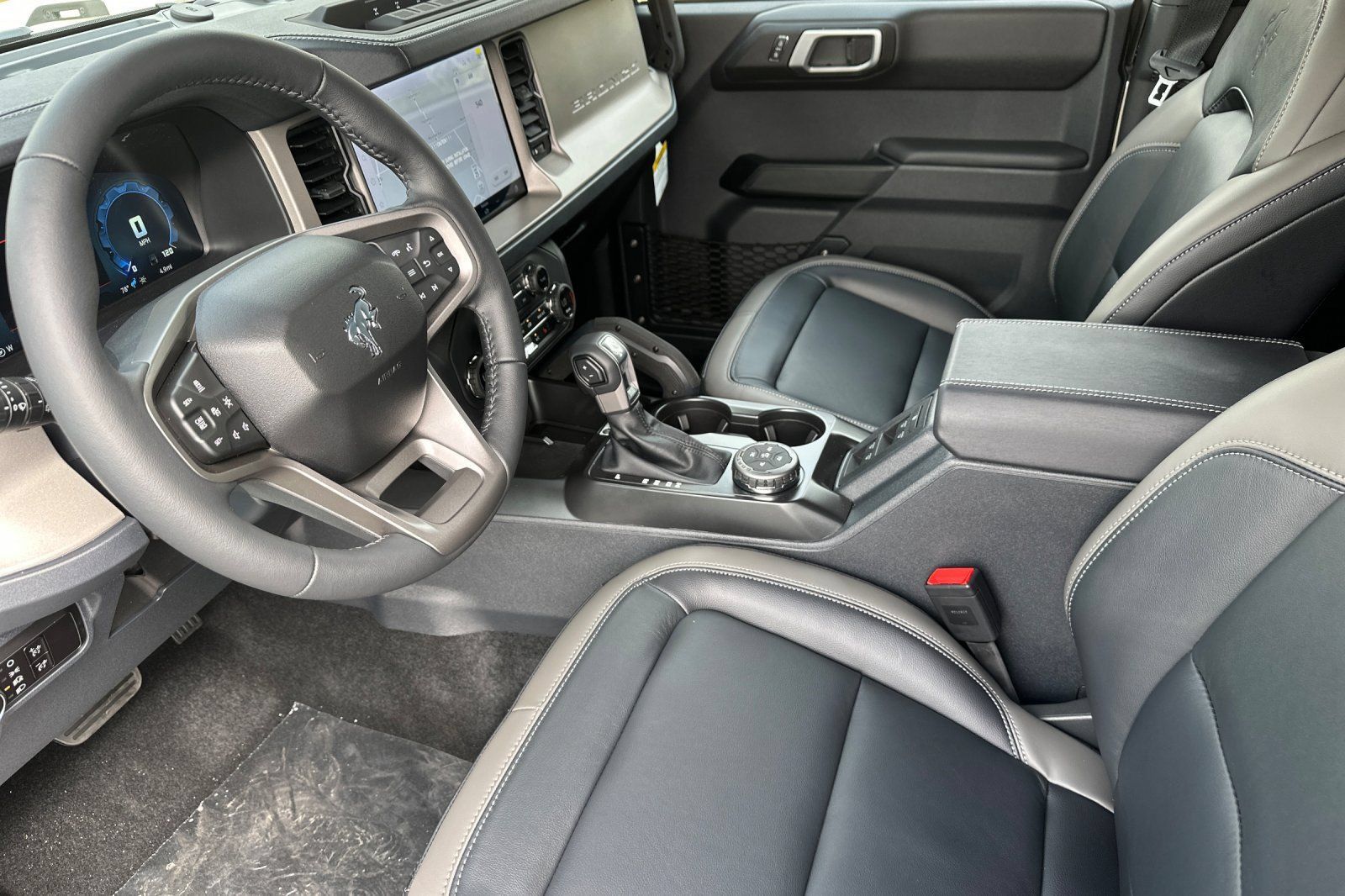 New 2026 Ford Bronco Outer Banks w/ Sasquatch Package AWD/4WD image 10