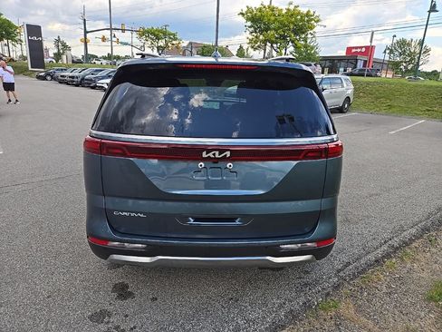 Certified 2024 Kia Carnival SX FWD image 4