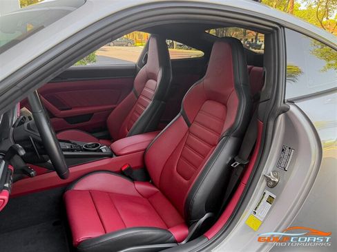 Used 2025 Porsche 911 Carrera 4 GTS AWD/4WD image 20
