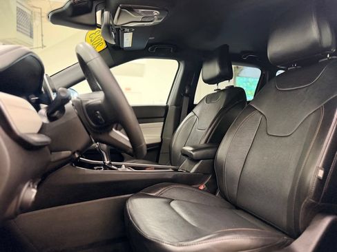 Used 2023 Jeep Compass Limited AWD/4WD image 13