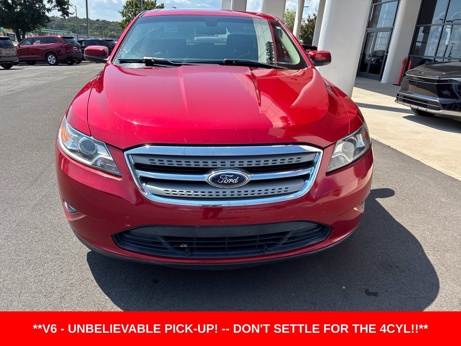 Used 2011 Ford Taurus SEL FWD image 1