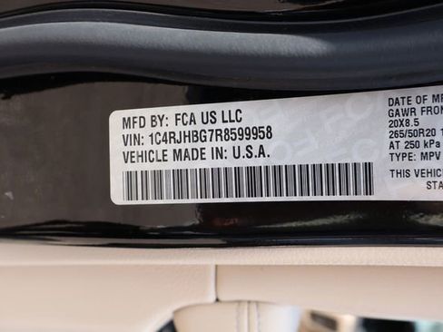 Used 2024 Jeep Grand Cherokee Limited w/ Black Appearance Package AWD/4WD image 46