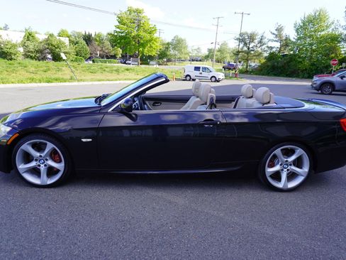 Used 2011 BMW 335i Convertible w/ M Sport Pkg RWD image 9
