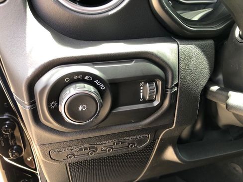 New 2025 Jeep Wrangler Unlimited Sahara w/ Safety Group AWD/4WD image 15