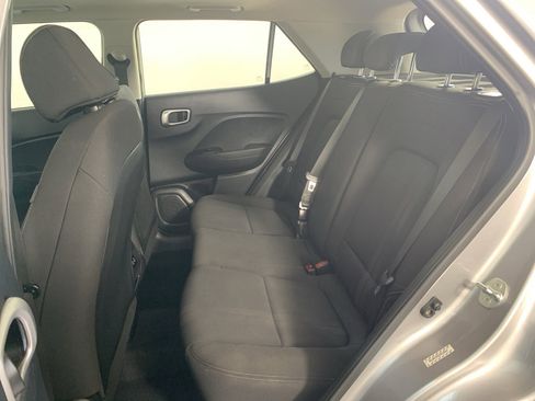 Used 2024 Hyundai Venue SEL FWD image 30