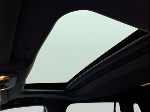 Used 2022 Toyota Highlander XLE FWD image 17